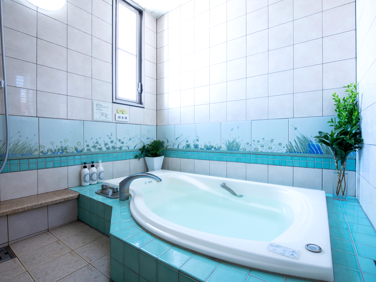 陶器のハーブと壁の絵